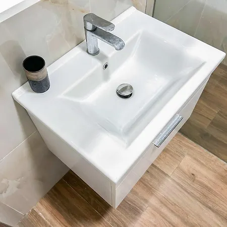 Mali I Robit 857 Apartment Golem (Tirana)