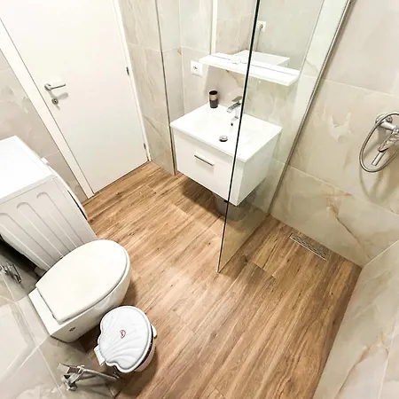 Mali I Robit 857 Apartment